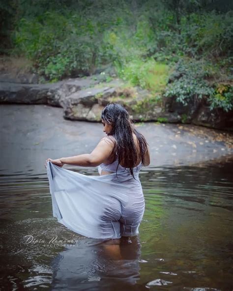 kerala aunty bathing|Nila nambiar : r/MalluBabes .